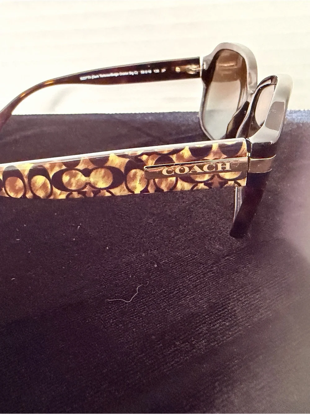 Coach HC8105 Amber Sunglasses Tortoise Ocelot Frame W/ Signature Case & Cloth